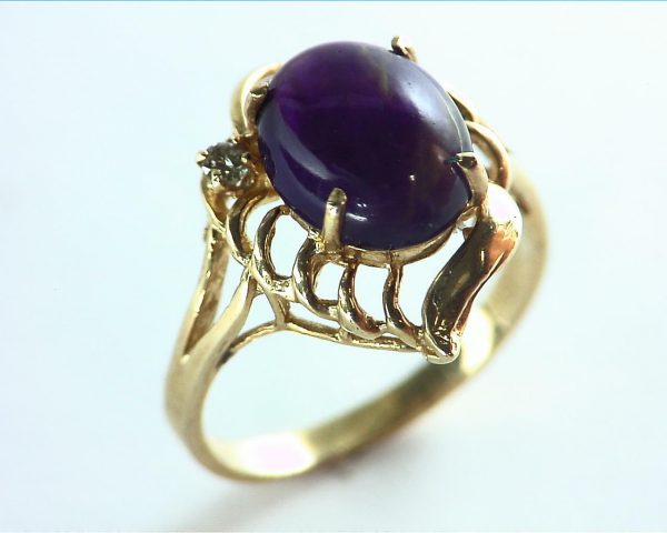 Amethyst set in a Beautiful 14 kt Yellow Gold Engagement Ring Design 1