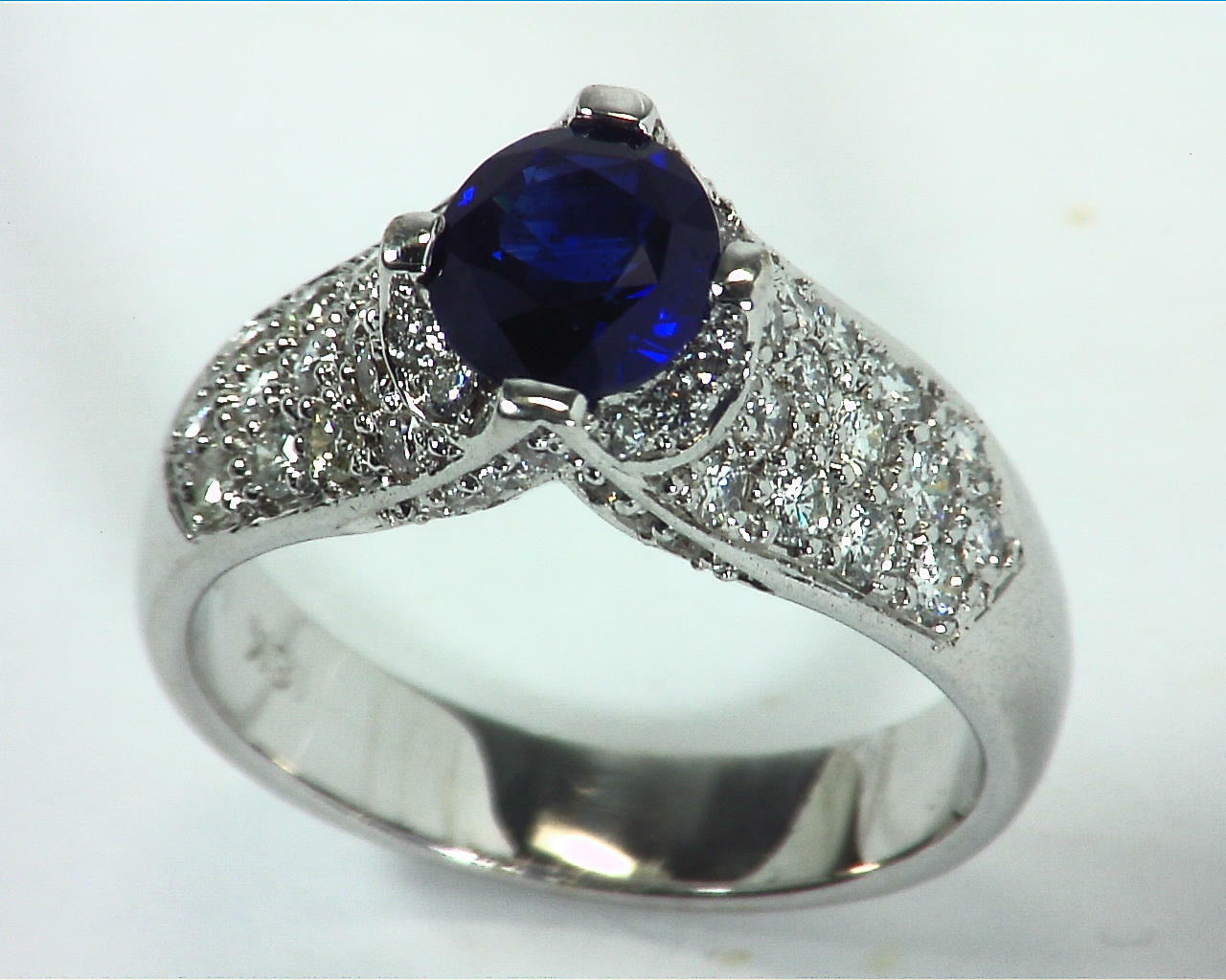 Blue Ceylon Sapphires Engagement Ring 18kt Lady,s Ring RFK,312