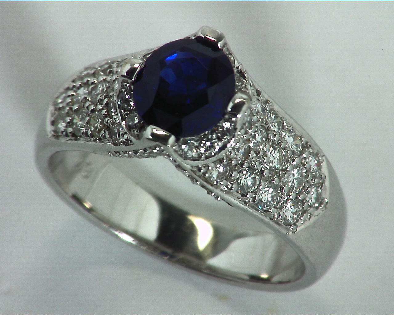 Blue Ceylon Sapphires Engagement Ring 18kt Lady,s Ring RFK,312 5
