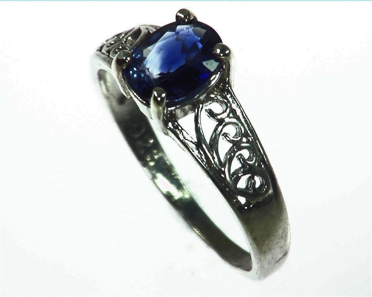 Blue Sapphire Natural Genuine Gemstone Set in Sterling Silver Lady,s Ring RSS1041