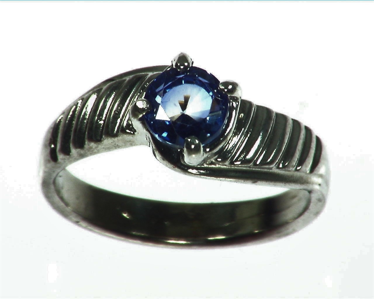Blue Sapphire Natural Genuine Gemstone Set in Sterling Silver Lady,s Ring RSS1042