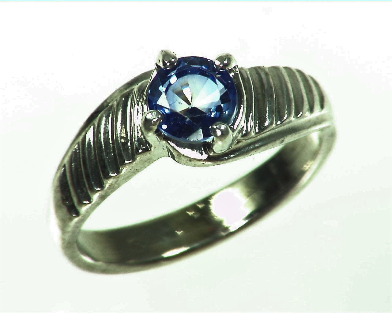 Blue Sapphire Natural Genuine Gemstone Set in Sterling Silver Lady,s Ring RSS1042 3
